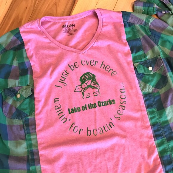 Upcycled Tee, Flannel Sleeves, Size M-L: Lake of the Ozarks Boating Graphic Top - Picture 6 of 8